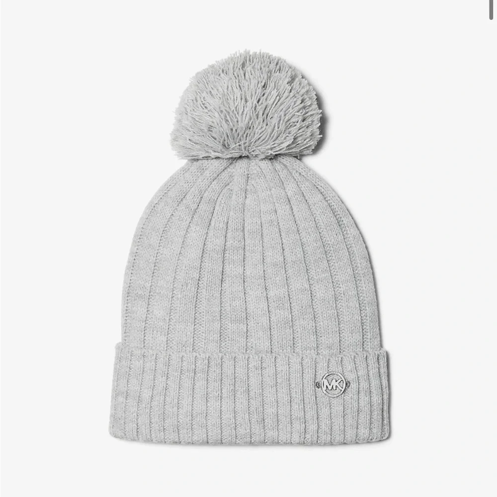 Michael Michael Kors Pom-Pom Knit Beanie Hat NWT Light Gray Winter Hat